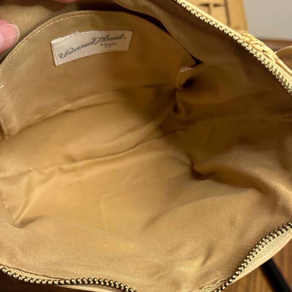 Universal Thread Beige Crossbody Bag - Picture 5 of 5